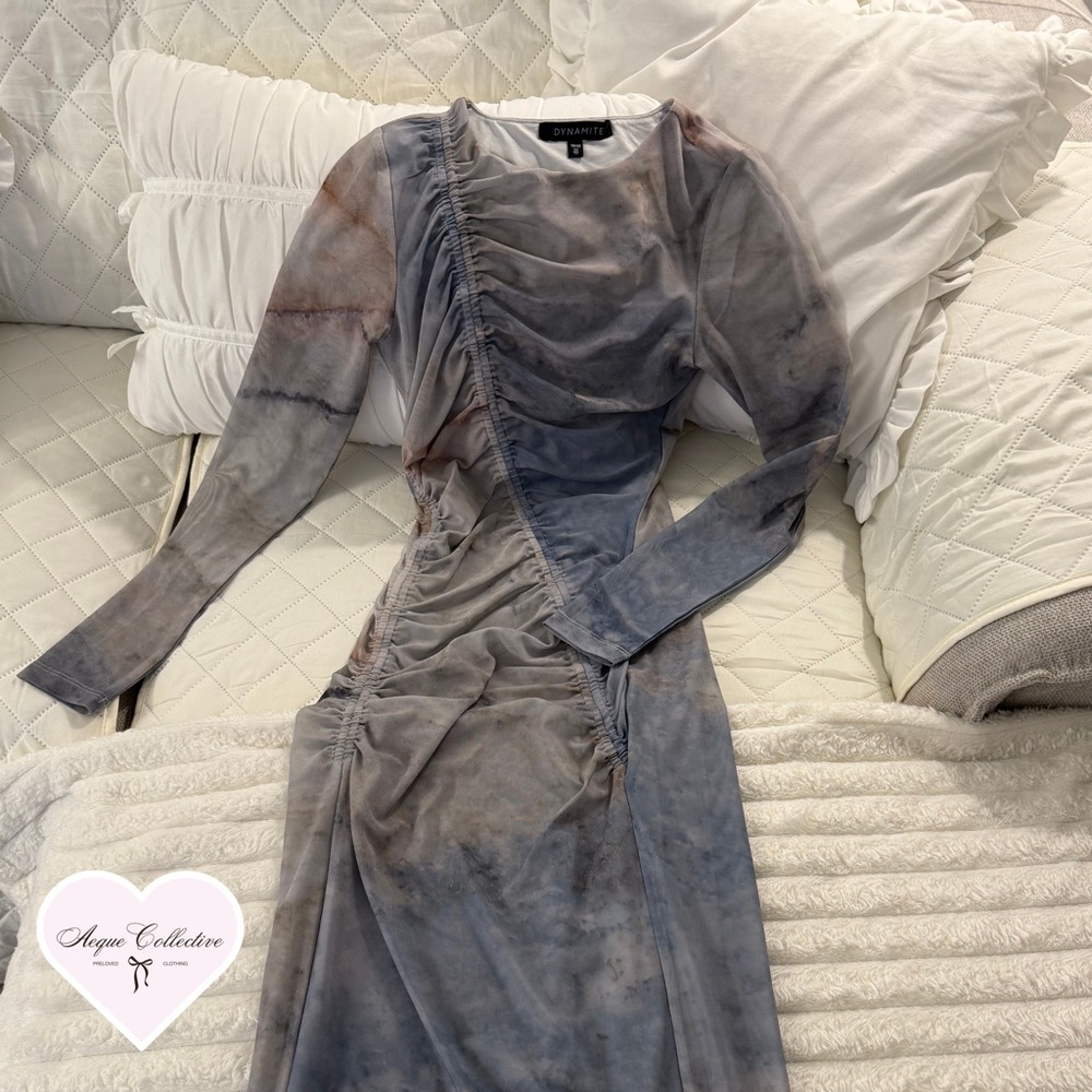 Elegant Gray Long-Sleeve Dress